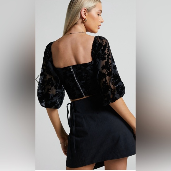 🔥SHOWPO ARISA TOP - VELVET BURNOUT LONG SLEEVE TOP🔥 NWOT - Picture 5 of 16